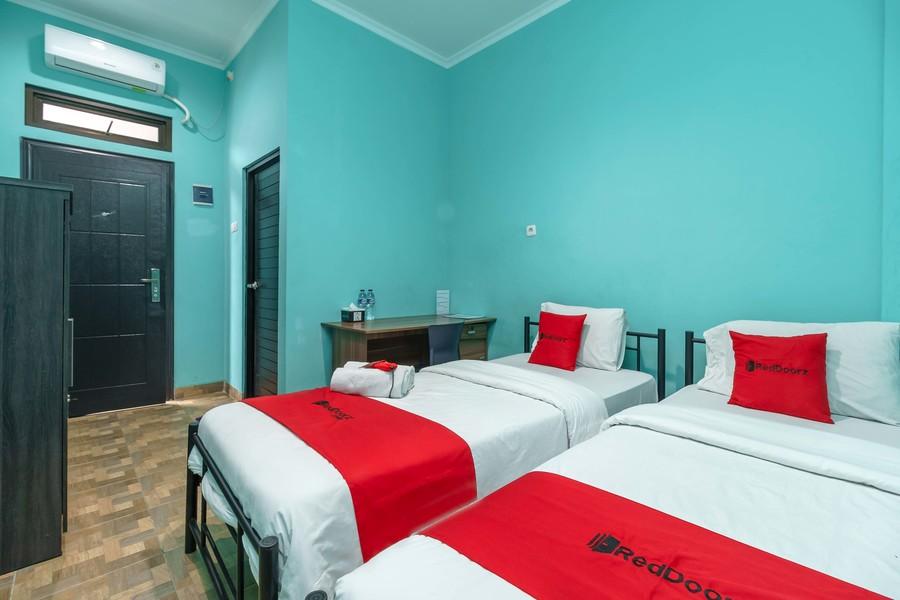 Готель Reddoorz Near Rsud Koja Джакарта Екстер'єр фото