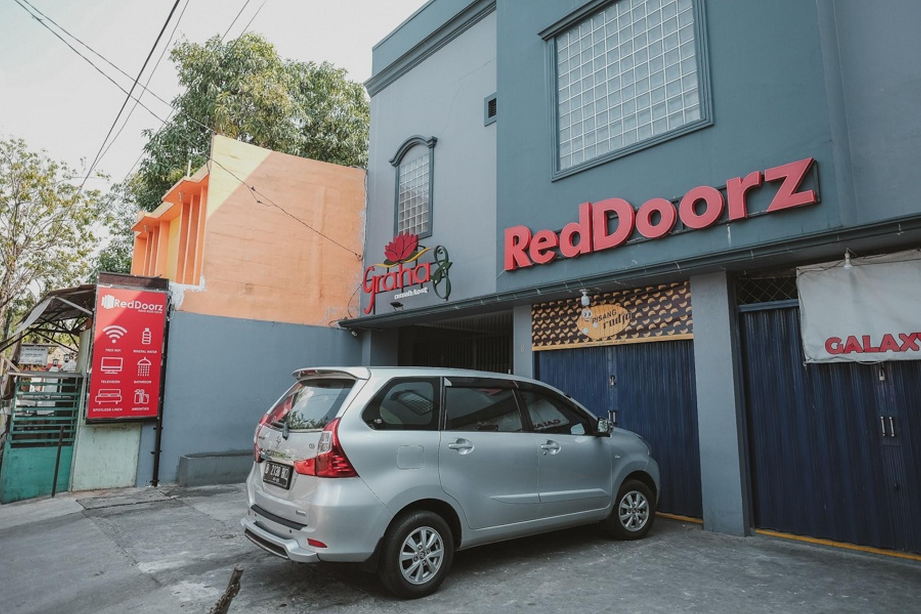 Готель Reddoorz Near Rsud Koja Джакарта Екстер'єр фото